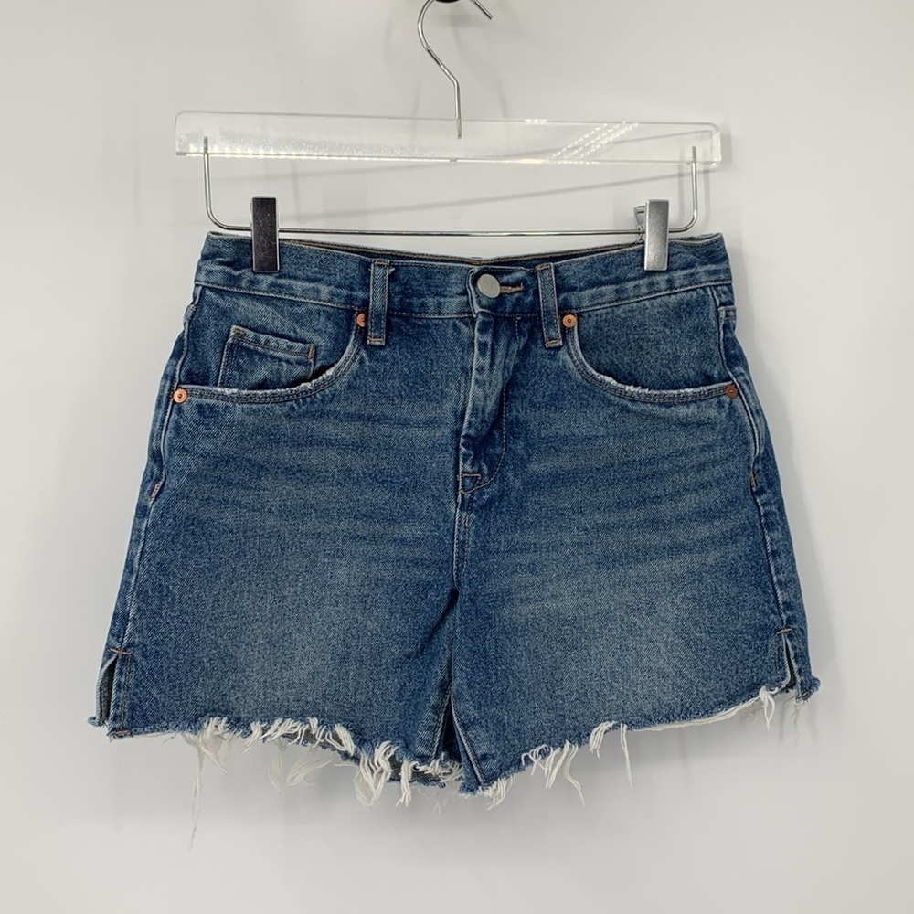 BlankNYC Perry Mom cut-off jean shorts distressing fringe hem blue denim 26
